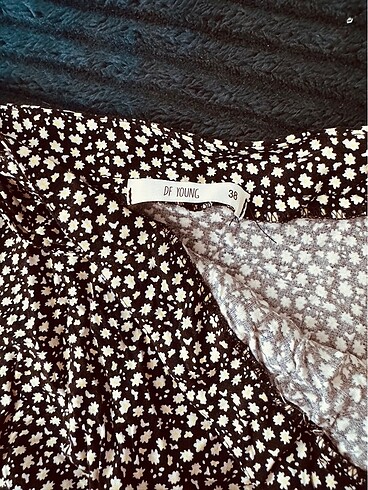 Çıtır çiçek desenli etek şort - Görsel 3