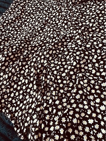 Çıtır çiçek desenli etek şort - Görsel 2