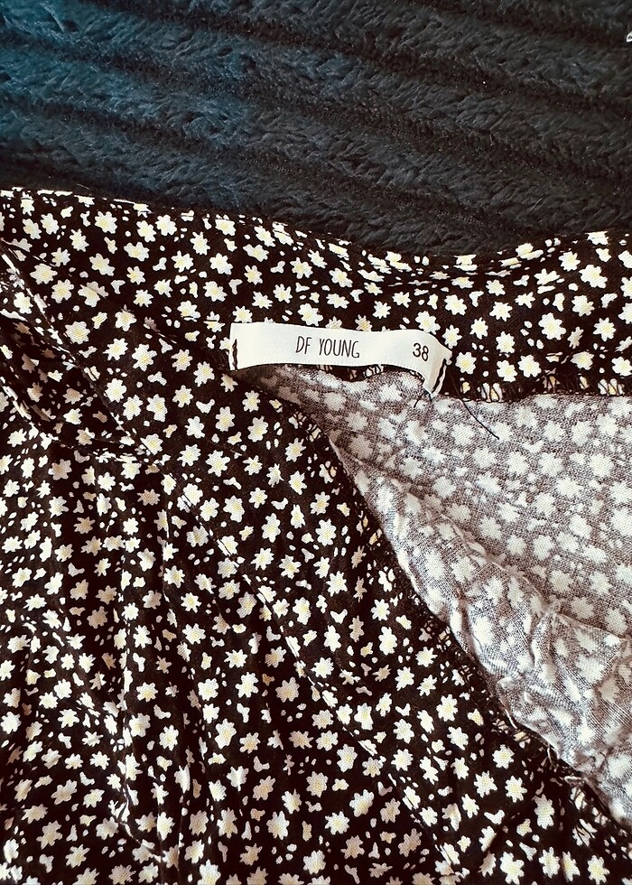 Çıtır çiçek desenli etek şort - Görsel 3