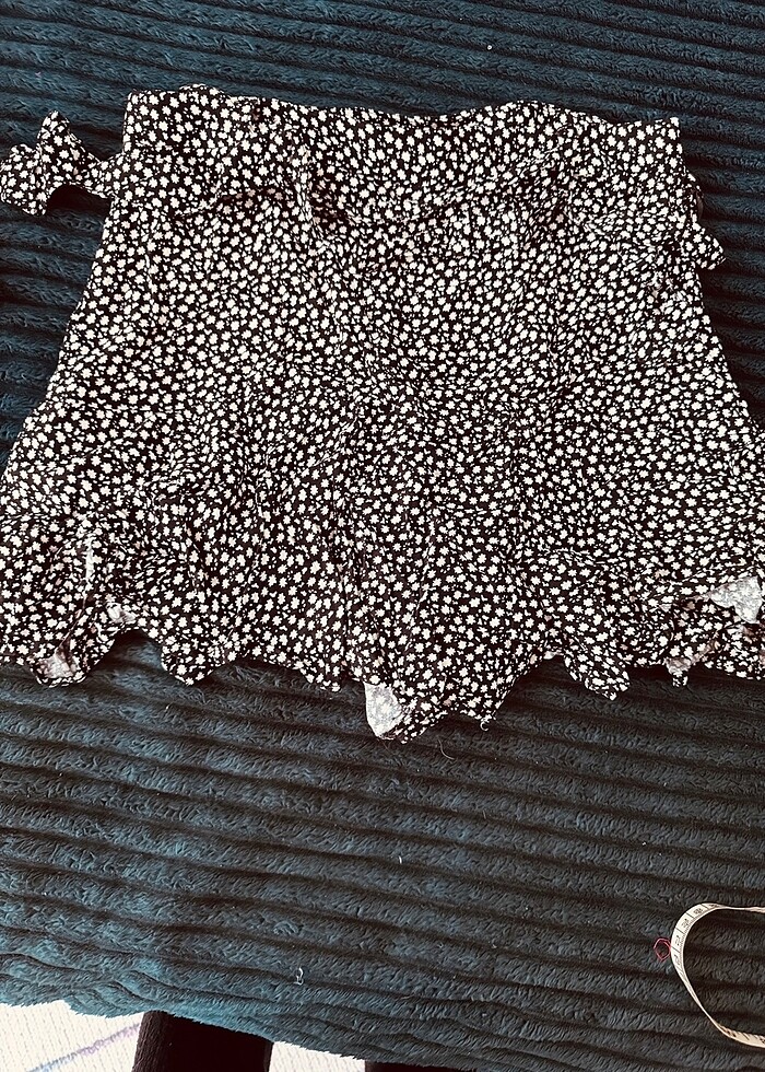 Çıtır çiçek desenli etek şort - Görsel 1