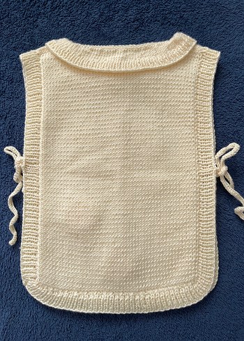 Nakışlı Beyaz Bebek Önlüğü - Görsel 3