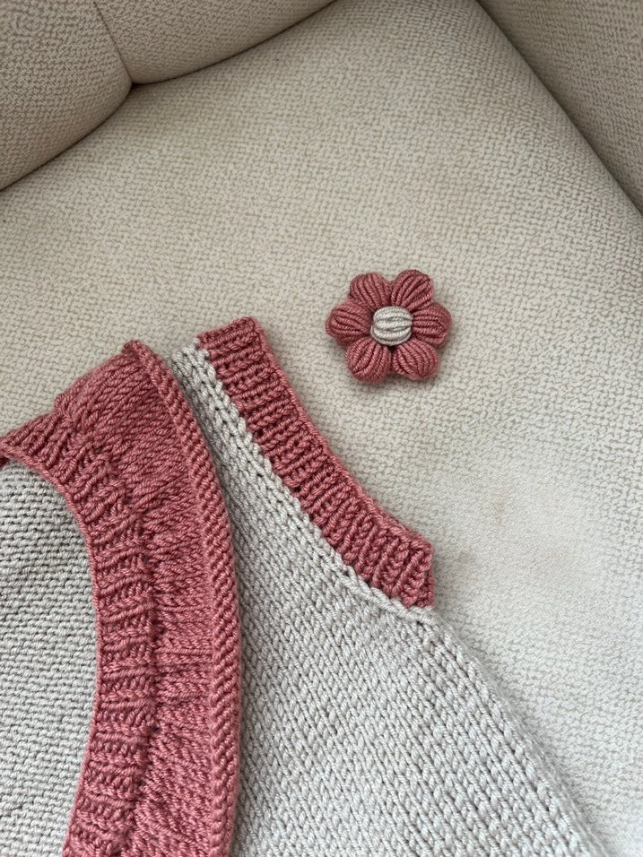 Kız Çocuk Nakışlı Kolsuz Örgü Yelek - Görsel 3