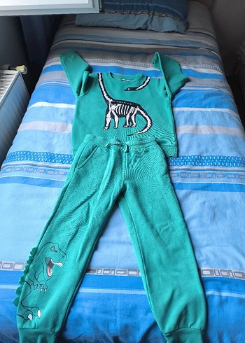 Renkli Baskılı Kapüşonlu Erkek Takım takım fiyatı 450 - Görsel 4