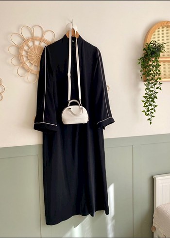 Diğer 1 BEDEN OMUZ BİYELİ ABAYA