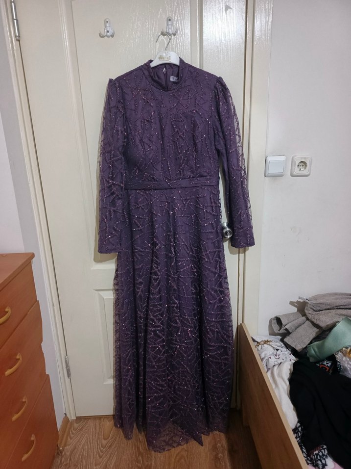 Mor Nakışlı Uzun Kollu Abiye Elbise - Görsel 3