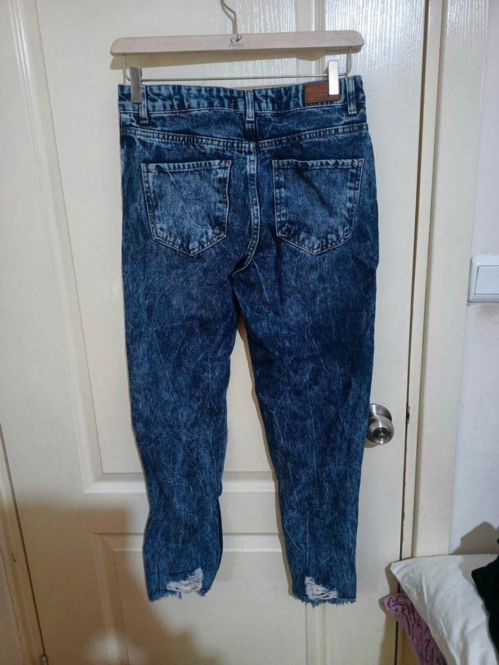 Yırtık ve Tokalı Kadın Kot Pantolon - Görsel 2