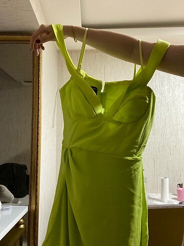 38 Beden Neon yeşil elbise