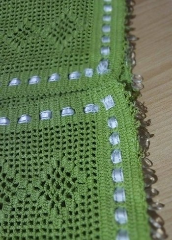 Yeşil Nakışlı Kısa Örgü Kadın Yelek - Görsel 4