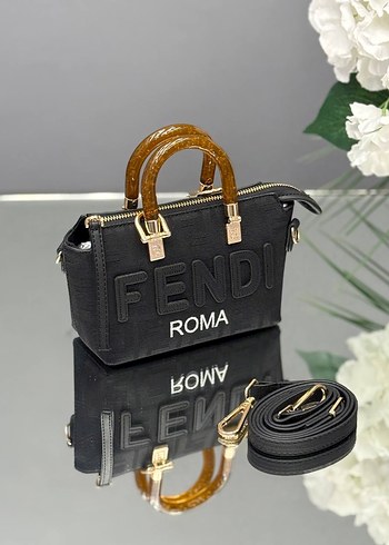 Fendi Roma Siyah Deri Kadın Çanta