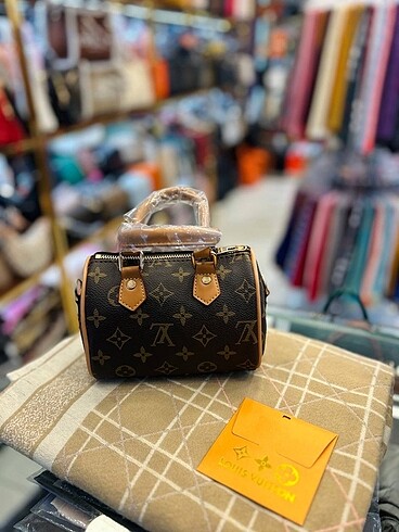 Louis Vuitton Bayan askılı çanta
