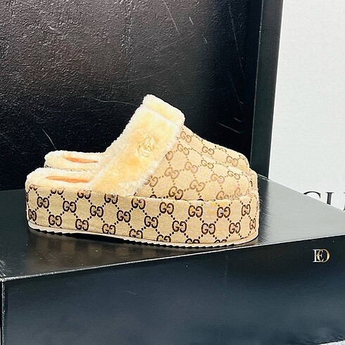 New Collection from GUCCI Prices: - Shoes: Sizes: 36 / 37 / 3