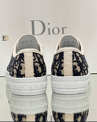 38 Beden New Collection from CHRISTIAN DIOR Prices: ? Shoes : Sizes: 3