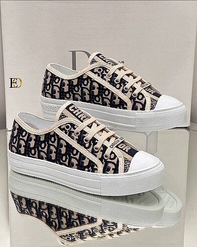 New Collection from CHRISTIAN DIOR Prices: ? Shoes : Sizes: 3