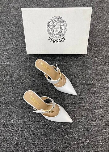 Versace New Collection from VERSACE Prices: - Shoes: Sizes: 36 / 37