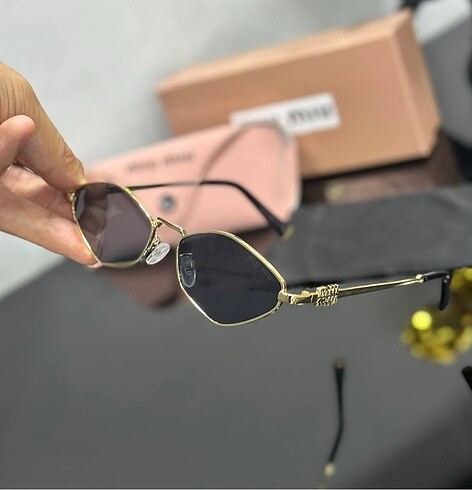 Beden siyah Renk MIU MIU ???? ???????? Sunglasses+Box+Case+Cleaning Cloth Gözlü