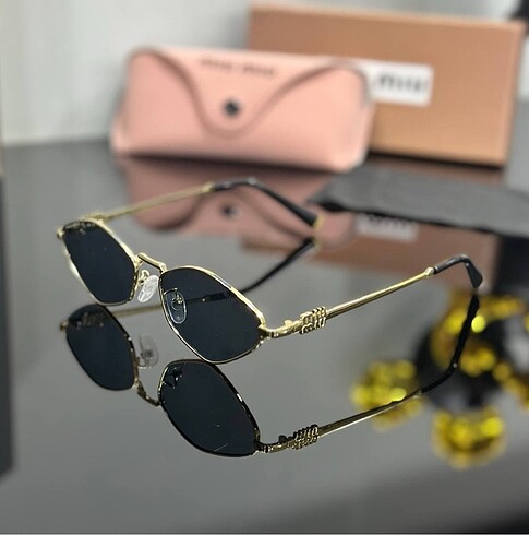 Beden MIU MIU ???? ???????? Sunglasses+Box+Case+Cleaning Cloth Gözlü