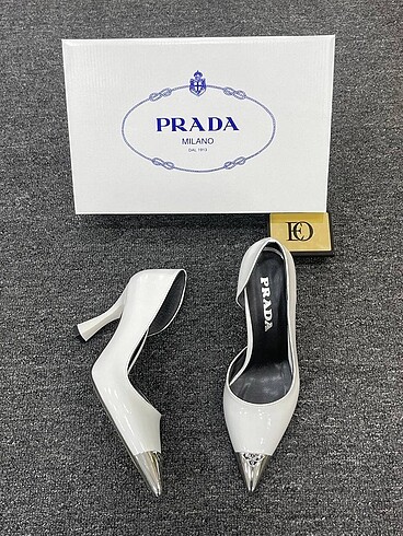39 Beden New Collection from PRADA Prices: - Shoes : Sizes: 36 / 37 / 3