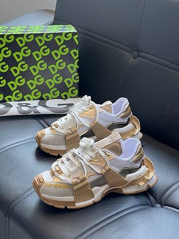 Dolce Gabbana ???????? New Season ???? With Original Box And Dus