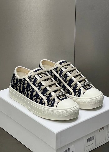 38 Beden Christian Dior Beyaz Gri Elastik Spor AyakkabıİTHAL ÜRÜN