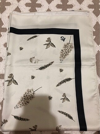 Ayşegül Güneş marka şal