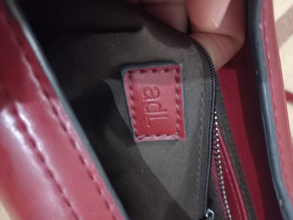 Kırmızı Deri Tokalı Kadın Çanta - Görsel 4