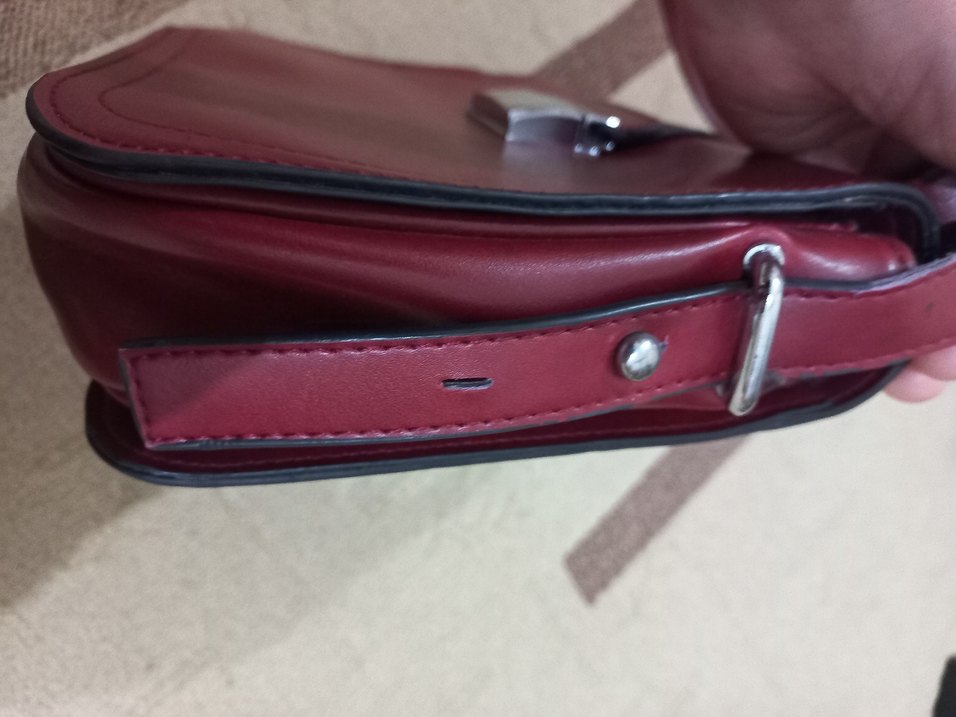 Kırmızı Deri Tokalı Kadın Çanta - Görsel 2