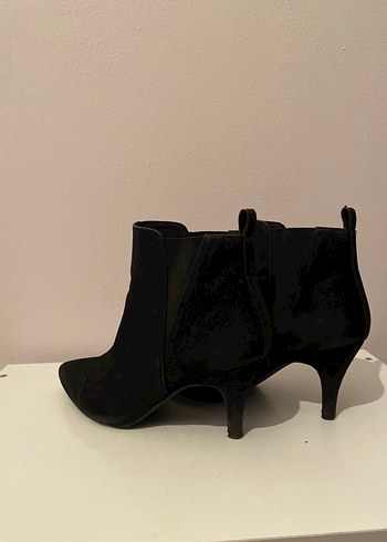H&M Siyah Süet Stiletto Topuklu Kadın Bot
