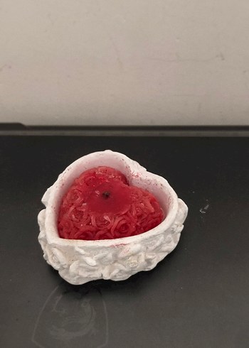 Kalp şeklinde kırmızı renkli mum - Görsel 2