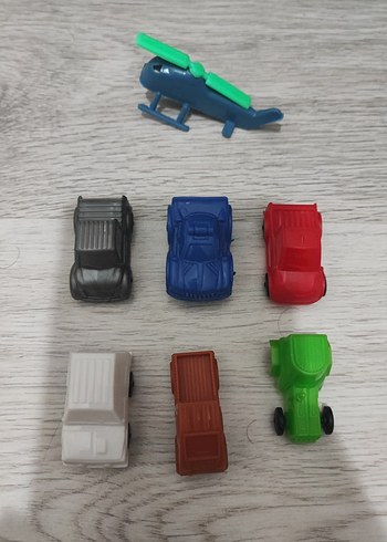  Renkli Mini Oyuncak Arabalar ve Helikopter