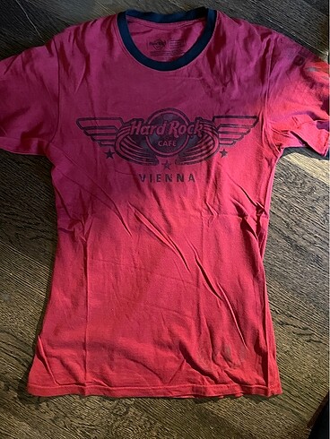 Hard rock tişört