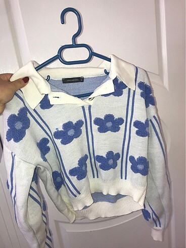 Trendyol & Milla Milla crop kazak