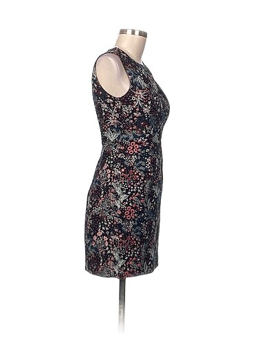 H&M H&M Kısa Elbise %70 İndirimli.