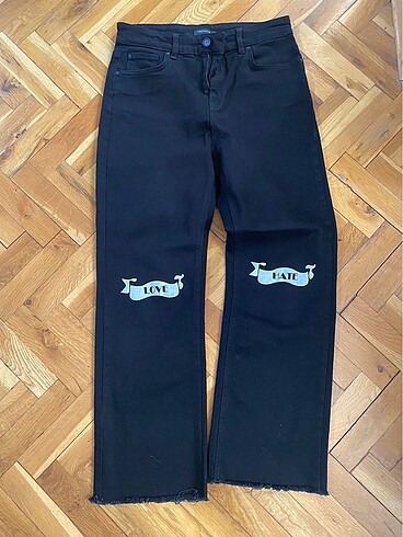 Trendyol Love hate baskılı jean pantolon