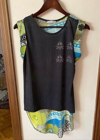 Koton Renkli Desenli Siyah Kolsuz Tunik Tas Detayli Cicekli Bluz Tshir