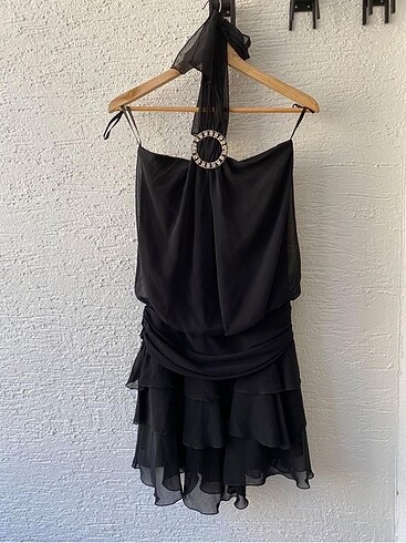 Boyundan bağlama broş detaylı elbise - Görsel 2