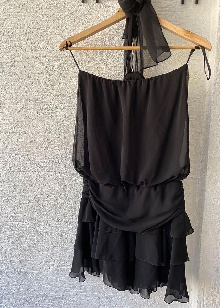 Boyundan bağlama broş detaylı elbise - Görsel 4