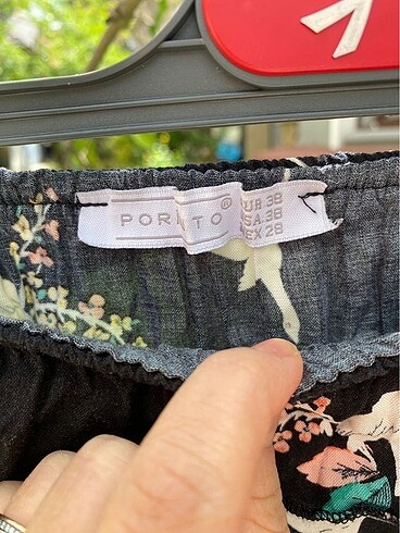 Flamingo ve çiçek desenli şort tulum - Görsel 2