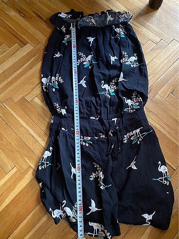 Flamingo ve çiçek desenli şort tulum - Görsel 5