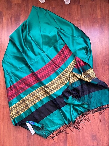 Yeşil kırmızı sarı detaylı eşarp şal - Görsel 3