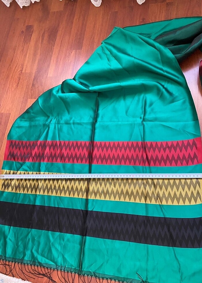 Yeşil kırmızı sarı detaylı eşarp şal - Görsel 2