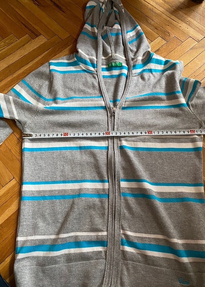 Benetton mavi beyaz gri çizgili triko hırka - Görsel 4