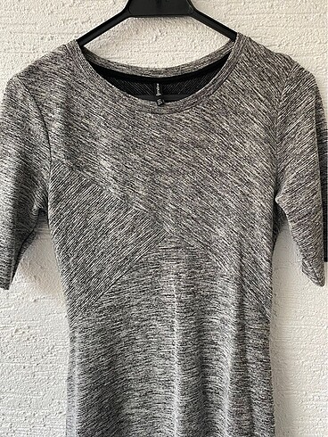 Stradivarius gri beyaz elbise dar kalıp - Görsel 3