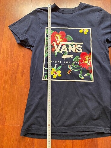 Vans hibiskus ve çiçek desenli tshirt - Görsel 4
