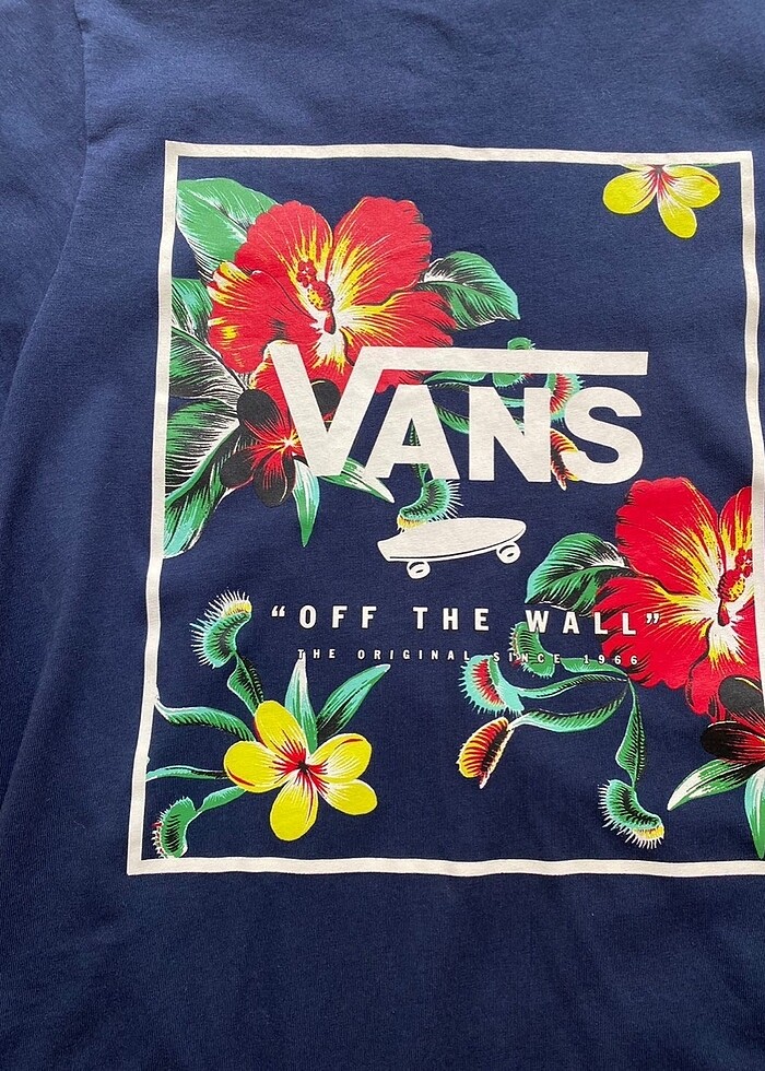 Vans hibiskus ve çiçek desenli tshirt - Görsel 2