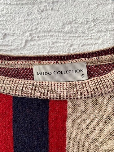 Kırmızı lacivert Çizgili yün içerikli kazak - Görsel 2