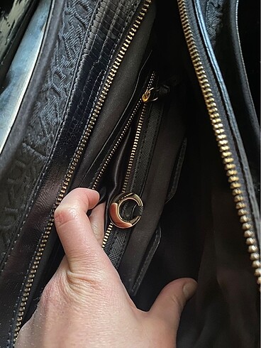 Dkny siyah metal logo klipsli çanta - Görsel 3