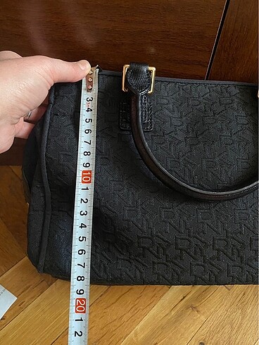 Dkny siyah metal logo klipsli çanta - Görsel 5