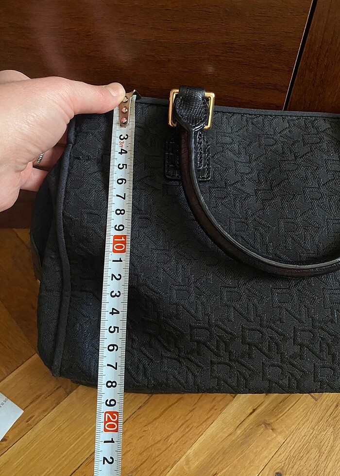 Dkny siyah metal logo klipsli çanta - Görsel 5