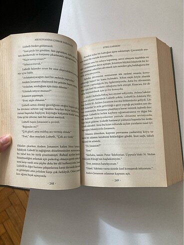  Arı kovanına çomak sokan kız