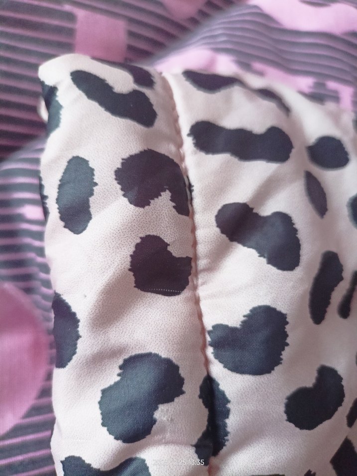 Kız Çocuk Leopar Desenli Kapüşonlu Mont - Görsel 3